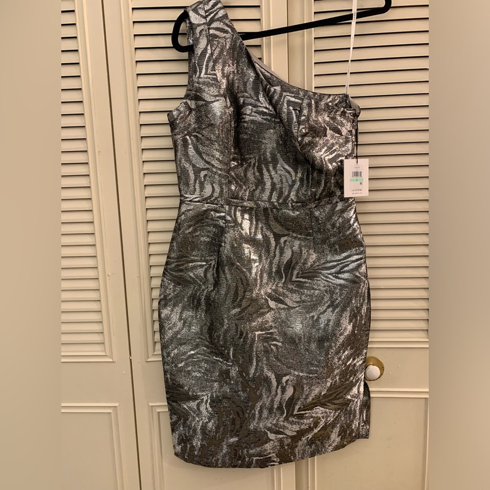 Calvin Klein one shoulder, metallic, party dress size 8. - Picture 2 of 7